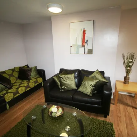 Image 5 - Hyde Park Terrace, Leeds, LS6 1AG, United Kingdom - Apartment for rent