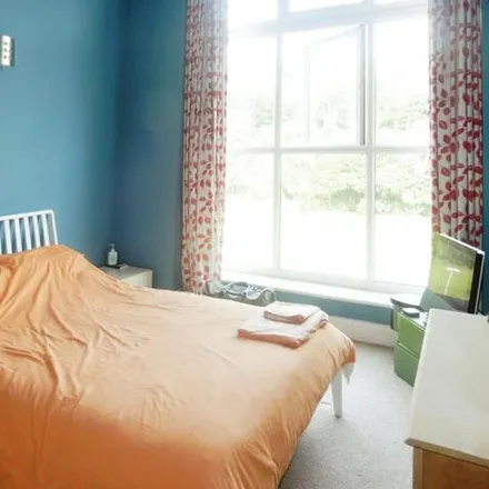 Image 7 - Lowestwood Lane, Golcar, HD7 4EW, United Kingdom - Room for rent