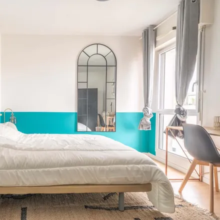 Rent this 5 bed room on 1 Rue Jean-Simon Voruz in 44276 Nantes, France