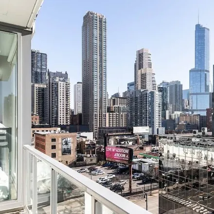 Rent this 6 bed apartment on Chicago