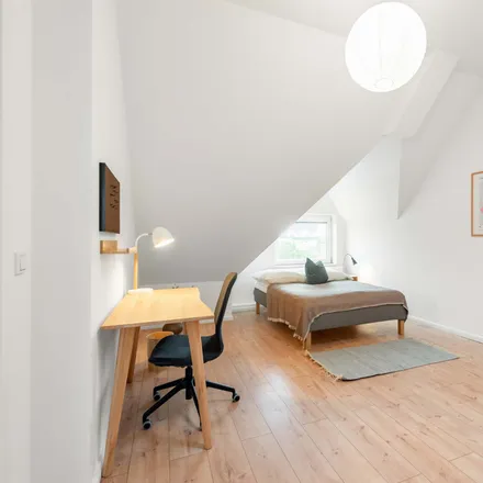 Rent this 4 bed room on Müllerstraße in 13347 Berlin, Germany