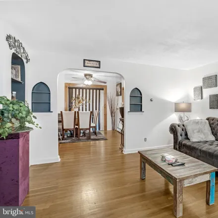 Image 4 - 7118 Locust Street, Stonehurst, Upper Darby, PA 19082, USA - Townhouse for sale