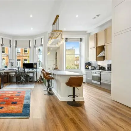 Image 1 - Cranley Mansions, 160 Gloucester Road, London, SW7 4QF, United Kingdom - Apartment for sale
