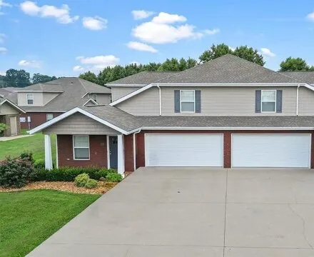 Rent this 4 bed house on 200 Dove Ln in Franklin, Kentucky