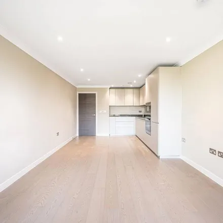 Image 2 - Great North Way, London, NW4 1AU, United Kingdom - Apartment for rent