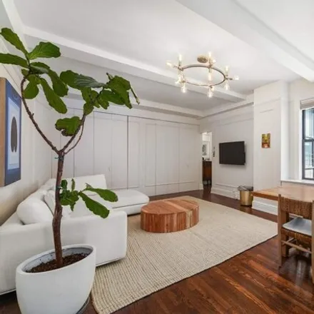 Image 3 - 157 East 72nd Street, New York, NY 10021, USA - Condo for rent