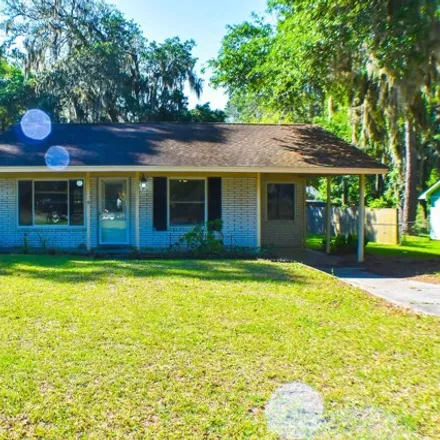 Rent this 3 bed house on 3068 Shell Point Road in Port Royal, Beaufort County