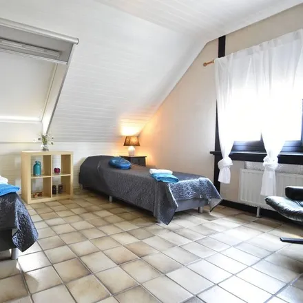 Image 4 - 4311 NR Bruinisse, Netherlands - House for rent