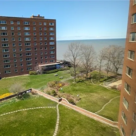 Image 2 - Shoreham Apartments, Edgewater Drive, Lakewood, OH 44107, USA - Condo for sale