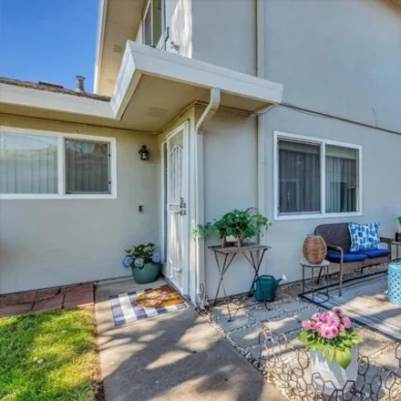 Buy this 2 bed condo on 5577 Spinnaker Drive in San Jose, CA 95123
