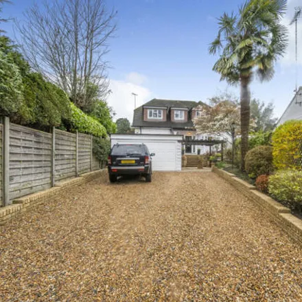 Buy this 4 bed house on Kiln Ride Extension in Finchampstead, RG40 3NX