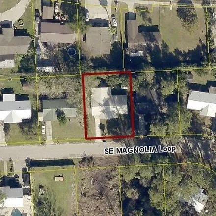 Buy this 3 bed house on 1155 Southeast Magnolia Loop in Lake City, FL 32025
