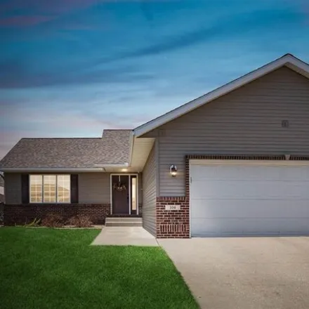 Buy this 4 bed house on 186 Arrowwood Court in Mankato, MN 56001