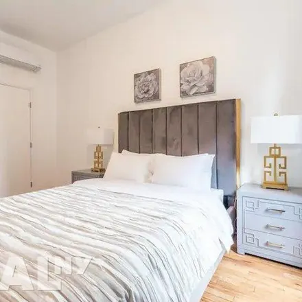 Rent this 3 bed apartment on Thai Select in 472 9th Avenue, New York