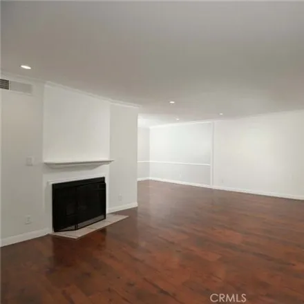 Image 5 - 8022 Via Pompell, Los Angeles, CA 91504, USA - House for sale