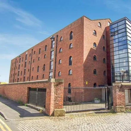 Image 2 - Rochdale Canal Warehouse, Tariff Street, Manchester, M1 2FF, United Kingdom - Apartment for sale