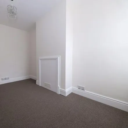 Image 7 - 332 Whippendell Road, Holywell, WD18 7PG, United Kingdom - Townhouse for rent