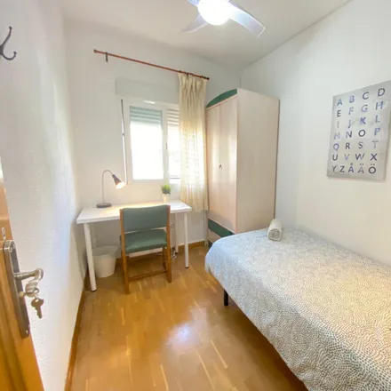 Rent this 4 bed room on Madrid in Pollo de Oro, Avenida de Nuestra Señora de Valvanera