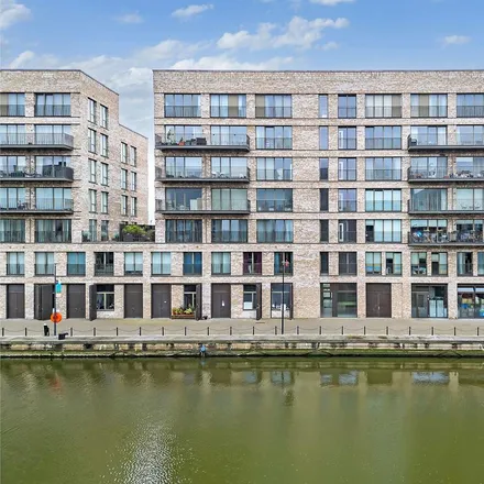 Rent this 2 bed apartment on Rendel Apartments in 3 Lockside Way, London