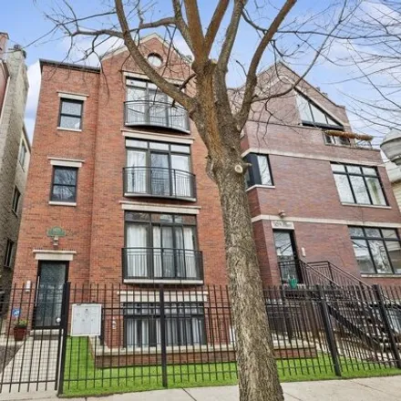 Buy this 3 bed condo on 1423-1425 West Fillmore Street in Chicago, IL 60607