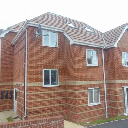Rent this 2 bed apartment on Waylands Place in Hedge End, SO30 0AL