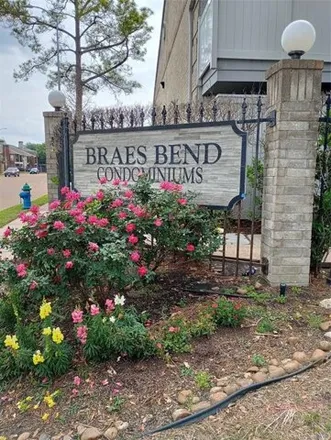 Buy this 2 bed condo on 8301 Braes Bend Drive in Houston, TX 77071