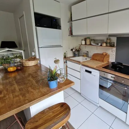 Rent this 2 bed apartment on Montreuil in Seine-Saint-Denis, France