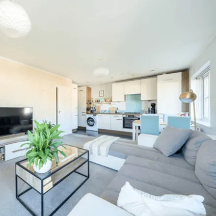 Buy this 2 bed apartment on Greenwich Drive in Buckinghamshire, HP11 1LN