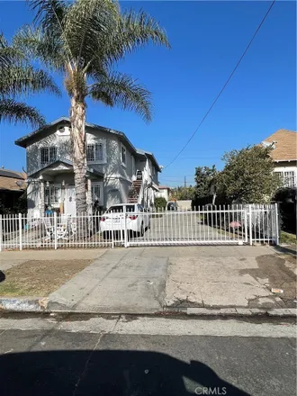 Buy this studio duplex on 923 East 41st Place in Los Angeles, CA 90011