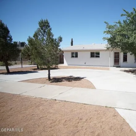 Rent this 3 bed house on 4589 Bobolink Way in El Paso, TX 79922