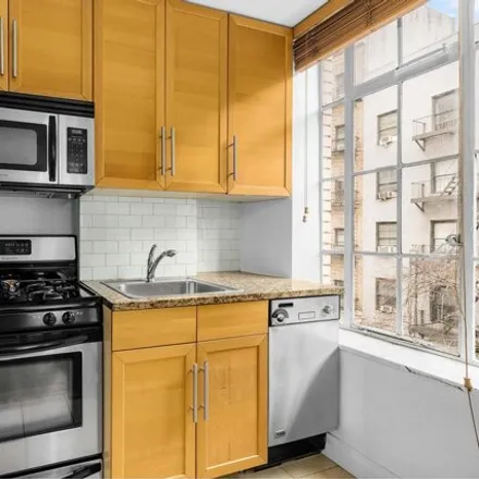 Image 3 - 340 West 57th Street, New York, NY 10019, USA - Condo for sale