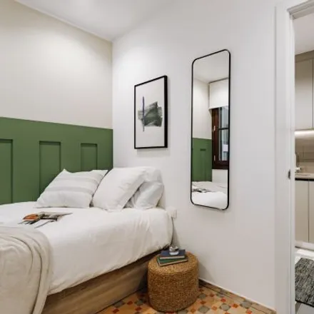 Rent this 3 bed room on Carrer de la Ribera in 10, 08003 Barcelona