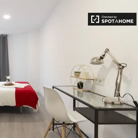 Rent this 8 bed room on Madrid in Farmacia - Paseo Delicias 50, Paseo de las Delicias