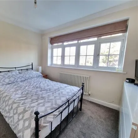 Image 9 - 16 Meadow View, London, BR5 3EJ, United Kingdom - Duplex for sale