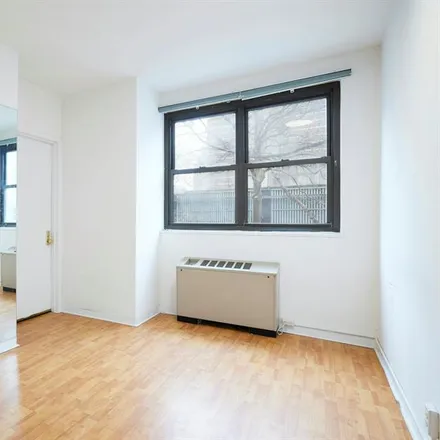 Image 2 - 140 WEST END AVENUE 1D in New York - Apartment for sale