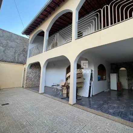 Rent this 7 bed house on Avenida João Chaves in Jardim São Luiz, Montes Claros - MG