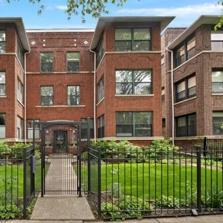 Buy this 2 bed condo on 4447-4449 North Beacon Street in Chicago, IL 60640