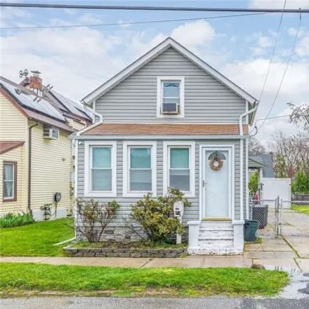 Buy this 3 bed house on 216 South 6th Street in Village of Lindenhurst, NY 11757
