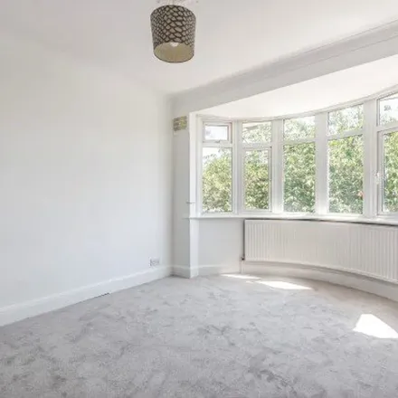 Rent this 3 bed apartment on Giggling Squid in 9 High Street, Chislehurst West