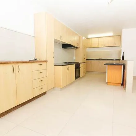 Image 2 - 32nd Avenue, Umhlatuzana, Chatsworth, 4092, South Africa - Apartment for rent
