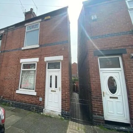 Rent this 2 bed townhouse on Gladys Street in Rotherham, S65 2TA