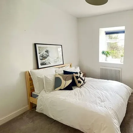 Rent this 2 bed townhouse on Bristol in BS6 6AH, United Kingdom