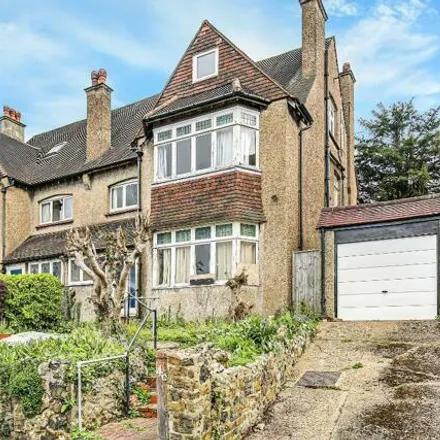Buy this 6 bed duplex on Beechwood Road in London, CR2 0AB