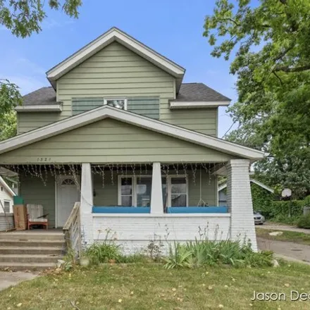 Buy this 3 bed house on 1321 Burton St SE in Grand Rapids, Michigan