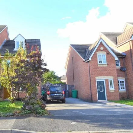 Rent this 3 bed townhouse on New Barns Avenue in Manchester, M21 7DE