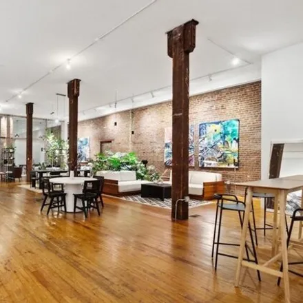 Image 6 - 217 West 21st Street, New York, NY 10011, USA - Townhouse for sale