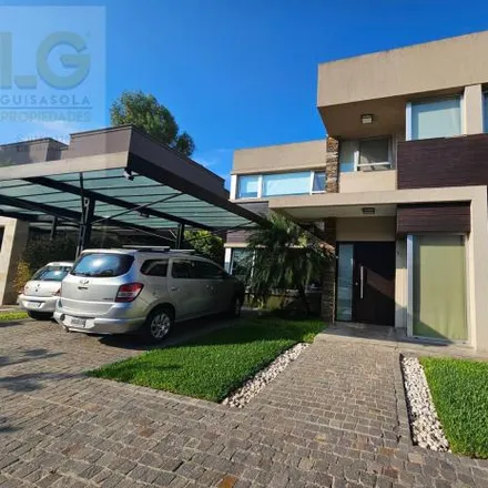 Buy this 7 bed house on Sarmiento in Centro, 1878 Quilmes