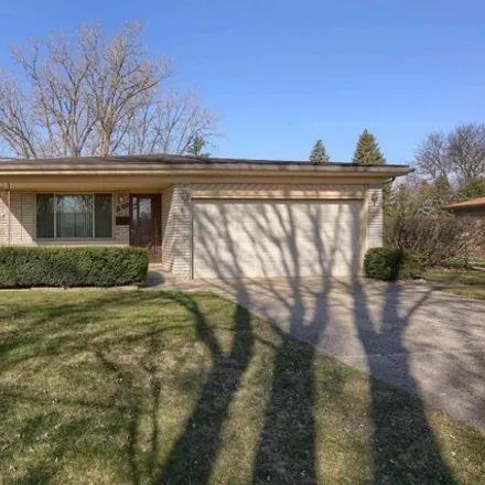 Buy this 3 bed house on 16 1/2 Mile Road in Sterling Heights, MI 48311
