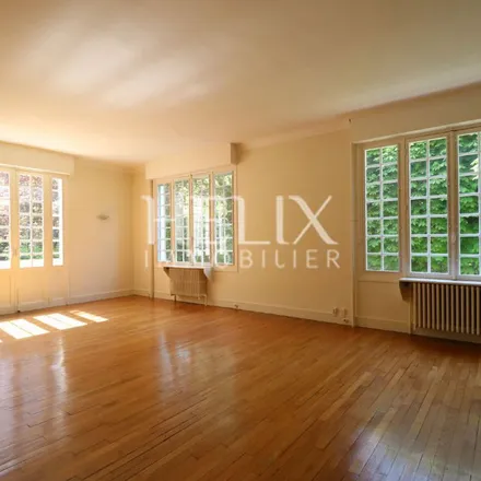 Rent this 7 bed apartment on 80 Rue Henri Cloppet in 78110 Le Vésinet, France