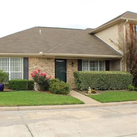 Image 2 - 1085 Green Meadow Street, Beaumont, TX 77706, USA - House for sale